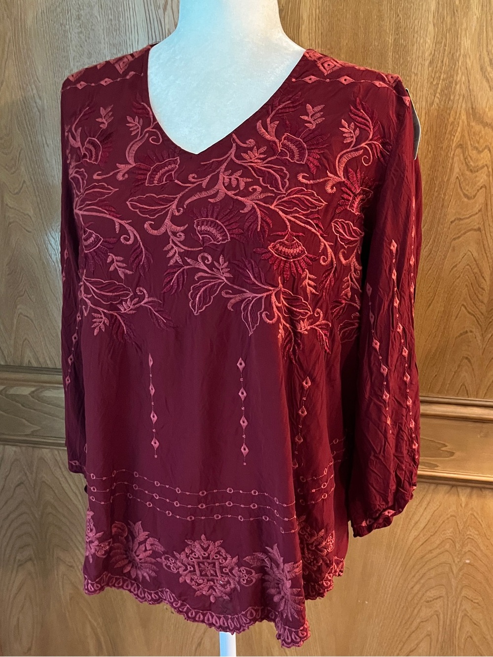Sz L John Mark Burgundy Embroidered V-Neck Long Sleeve Tunic Shirt